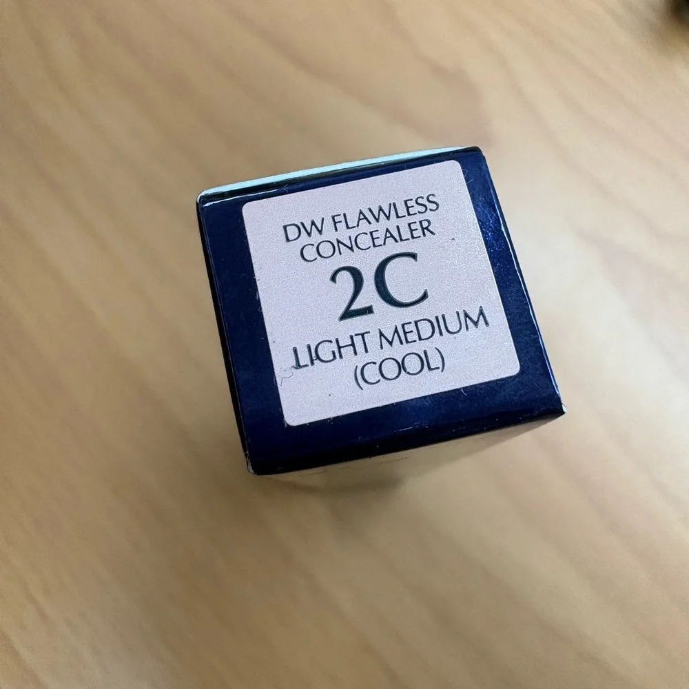 Estée Lauder Double Wear Stay-In-Place 24-Hour Concealer - 2C Light Medium